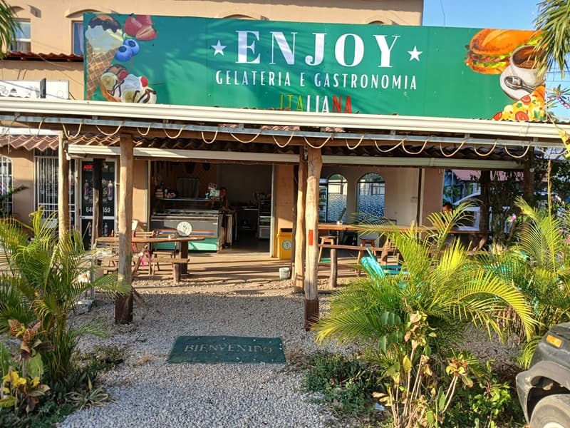 Turnkey Ice Cream & Snack Shop Business for Sale in Huacas – A Local Favorite for Over 17 Years!