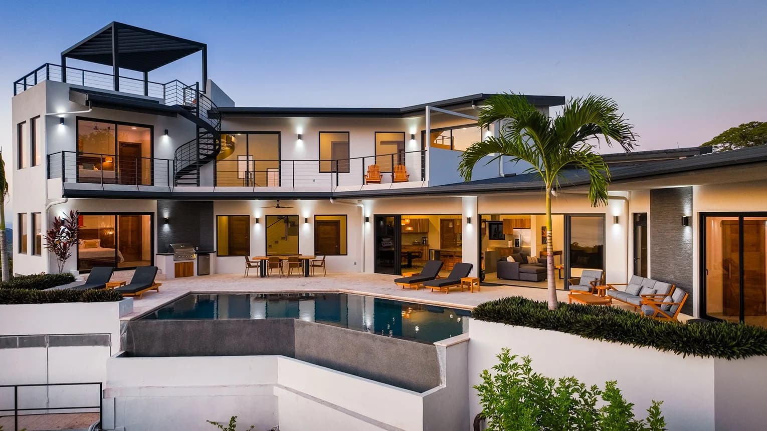 Villa Vista Pacifico: Luxury Ocean-View Estate in Pacific Heights