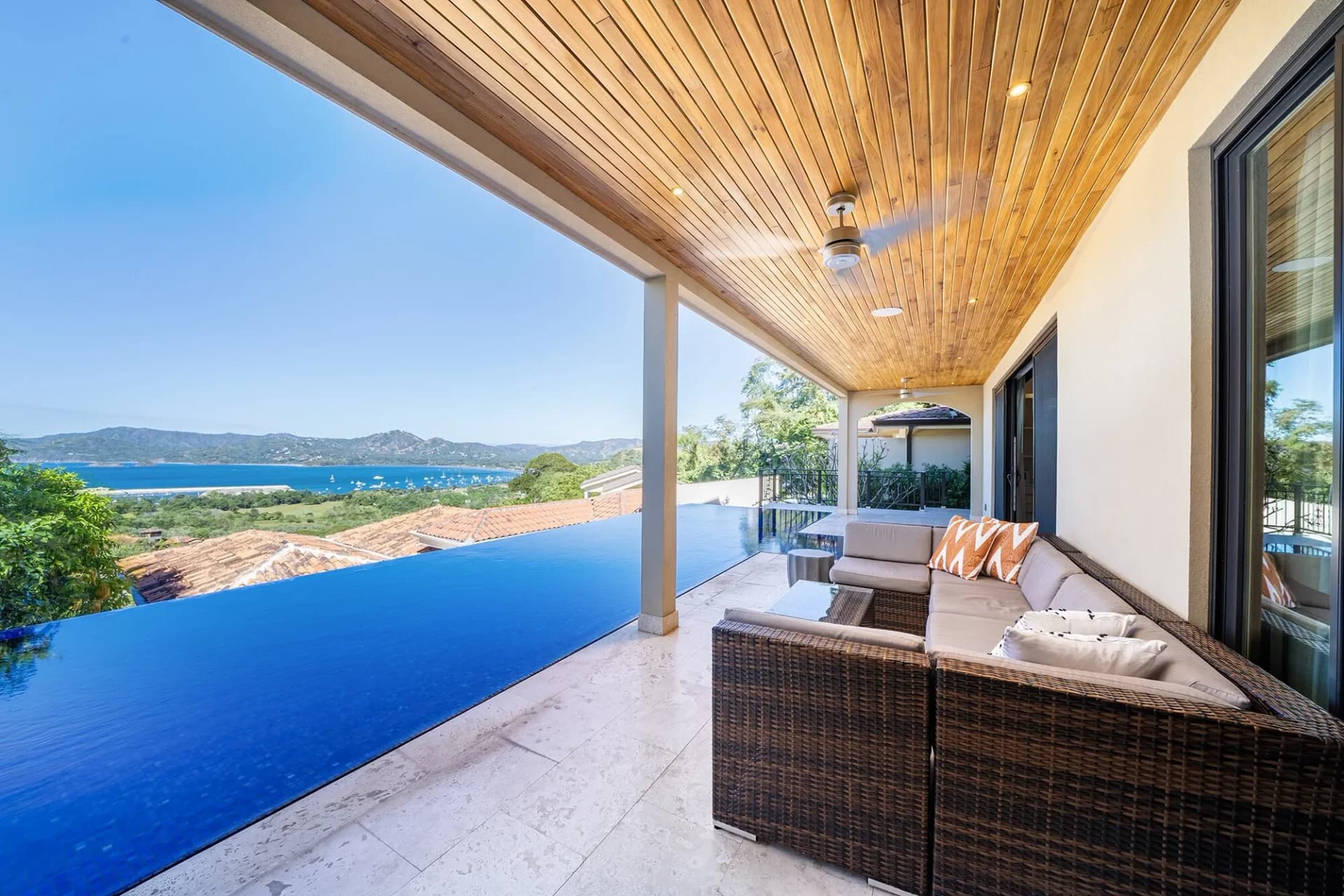 Casa Todo Bien & Guest: Luxury Ocean view house for sale