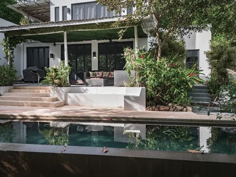 Casa Villa Blanca – 3 Bedroom House and Guest House Built Upon 5042m2 Lot in Villareal