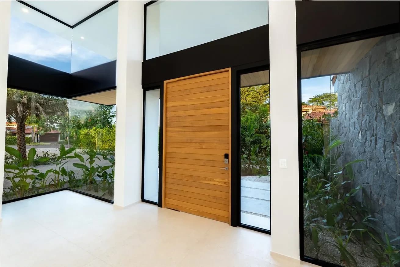 The Shaka house - 3 bedroom villa with pool near the beach in Playa Grande