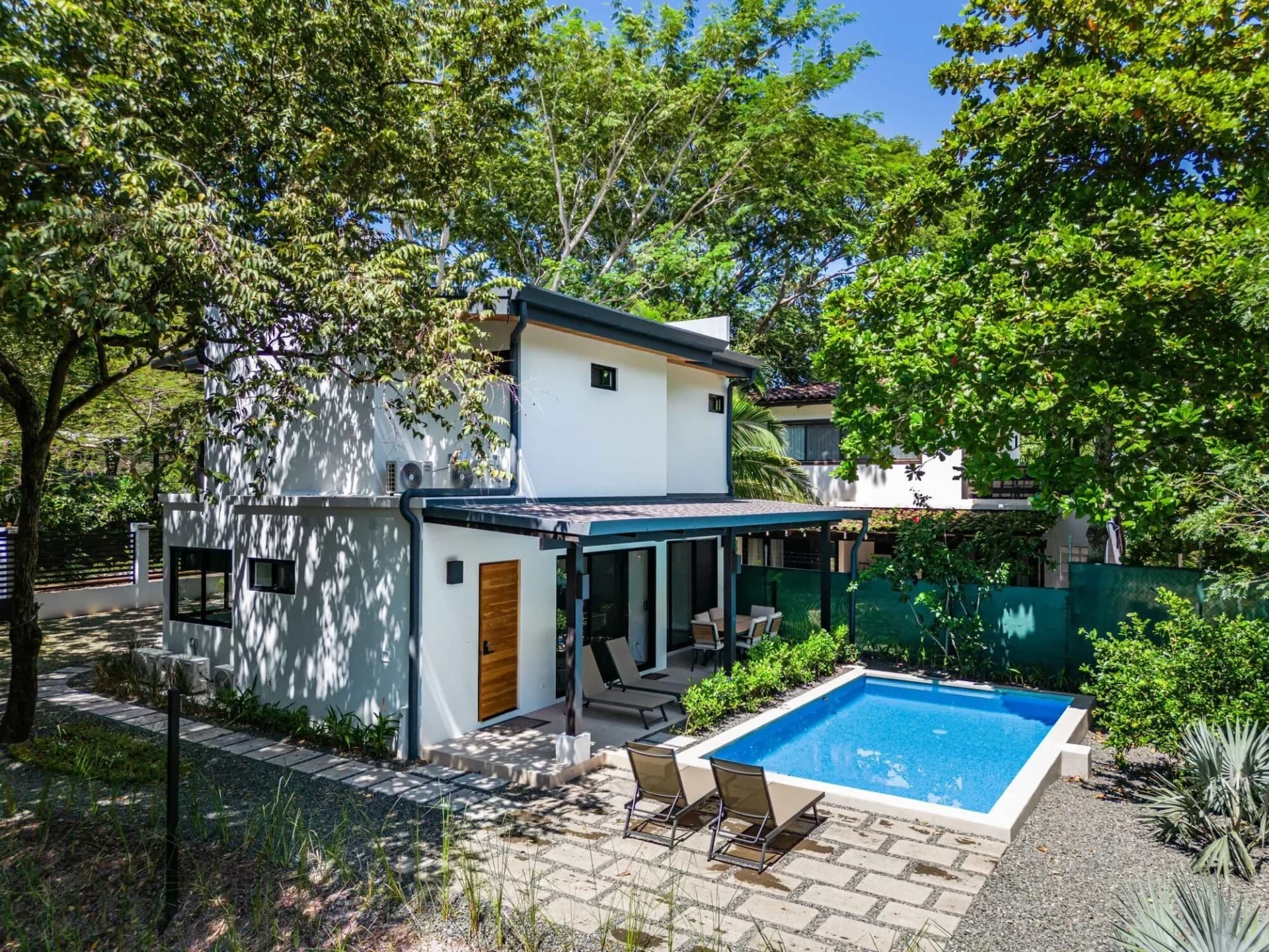 The Shaka house - 3 bedroom villa with pool near the beach in Playa Grande